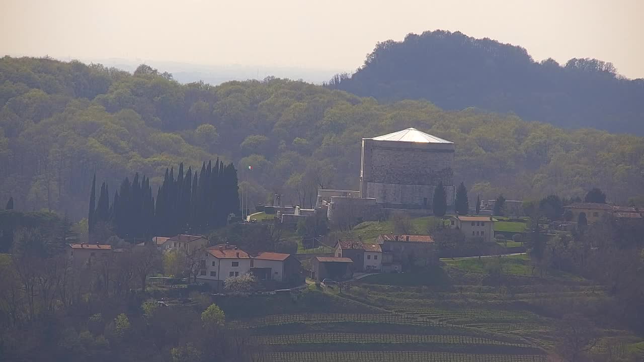 Brezmejna spletna kamera Nova Gorica in Gorica!