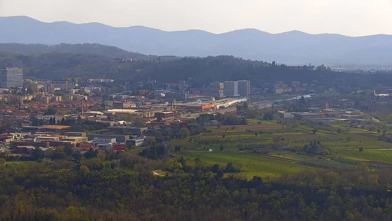 Otkrijte Beskrajnu Web Kameru Nova Gorica i Gorica!