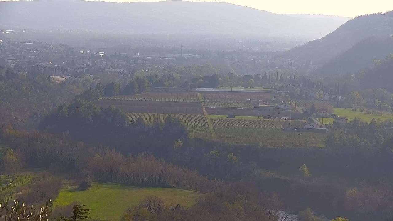 Otkrijte Beskrajnu Web Kameru Nova Gorica i Gorica!