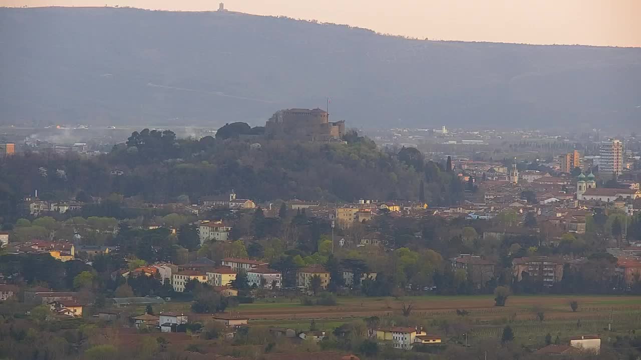 Otkrijte Beskrajnu Web Kameru Nova Gorica i Gorica!