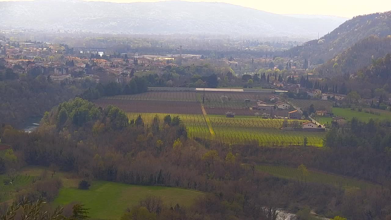 Brezmejna spletna kamera Nova Gorica in Gorica!