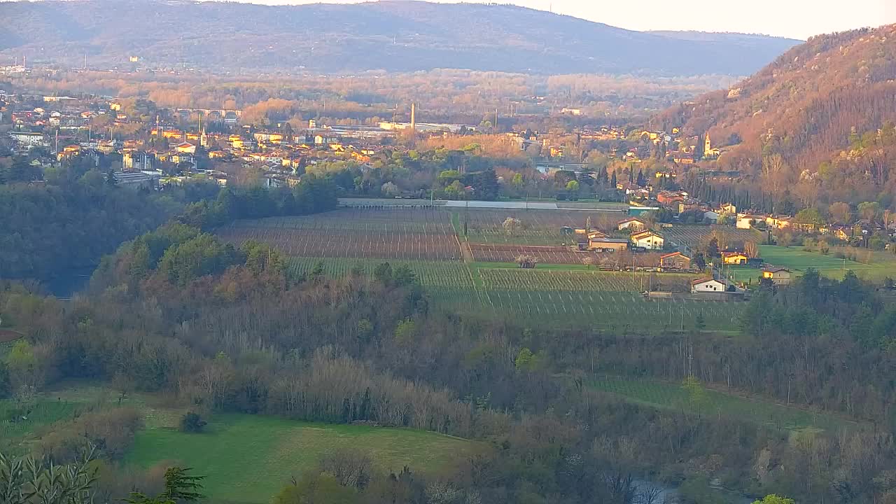 Otkrijte Beskrajnu Web Kameru Nova Gorica i Gorica!