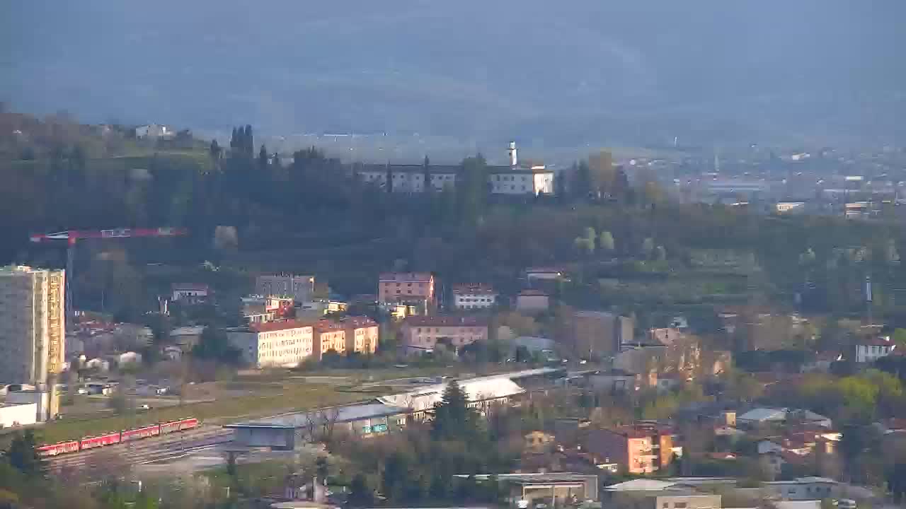 Otkrijte Beskrajnu Web Kameru Nova Gorica i Gorica!