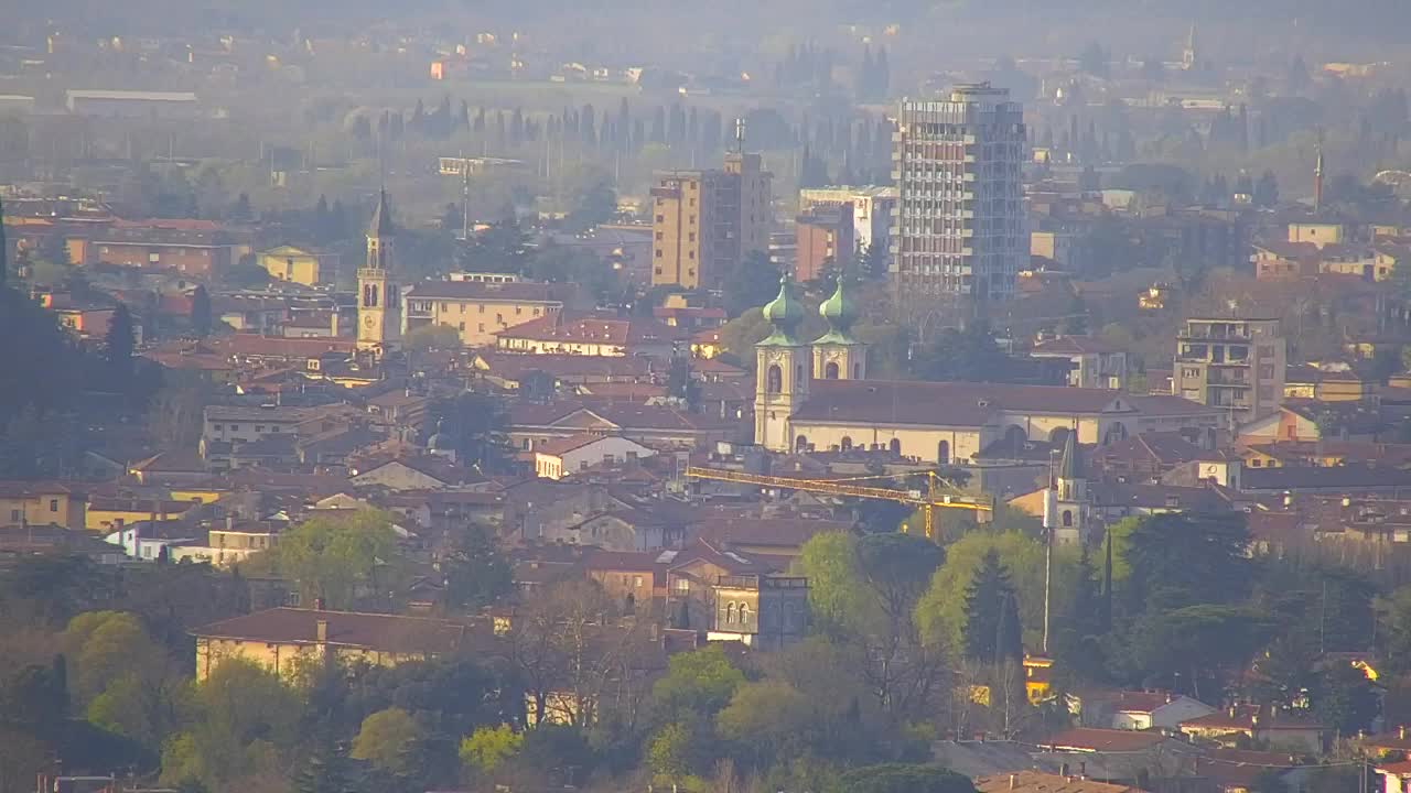 Brezmejna spletna kamera Nova Gorica in Gorica!