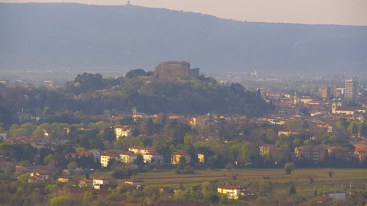 Otkrijte Beskrajnu Web Kameru Nova Gorica i Gorica!