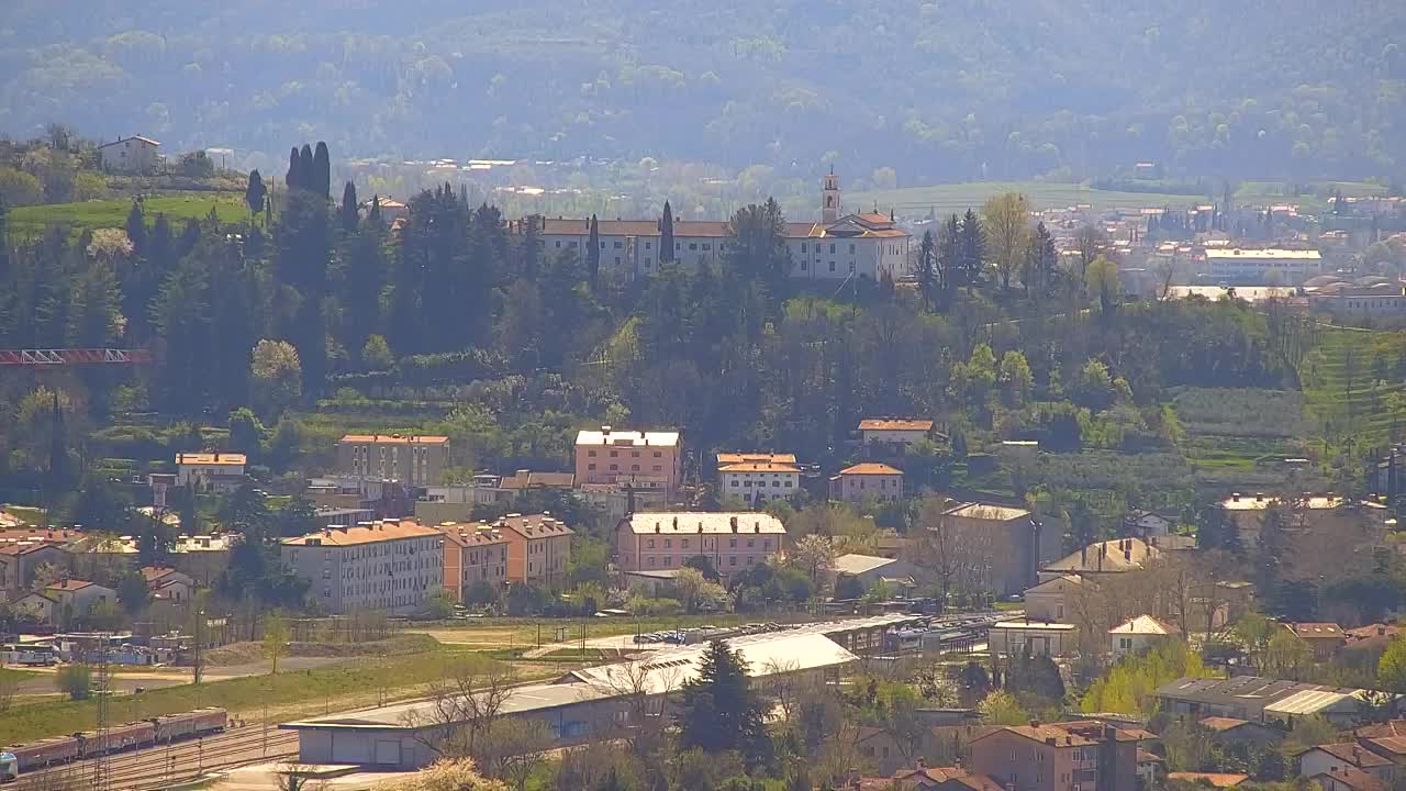 Otkrijte Beskrajnu Web Kameru Nova Gorica i Gorica!