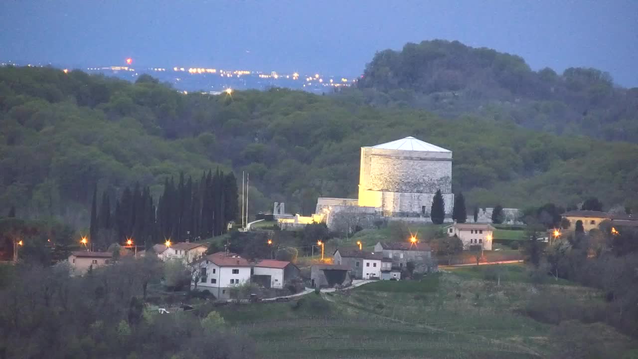 Otkrijte Beskrajnu Web Kameru Nova Gorica i Gorica!