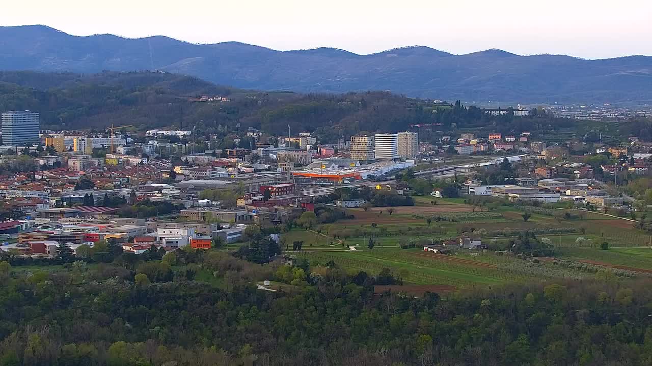 Brezmejna spletna kamera Nova Gorica in Gorica!