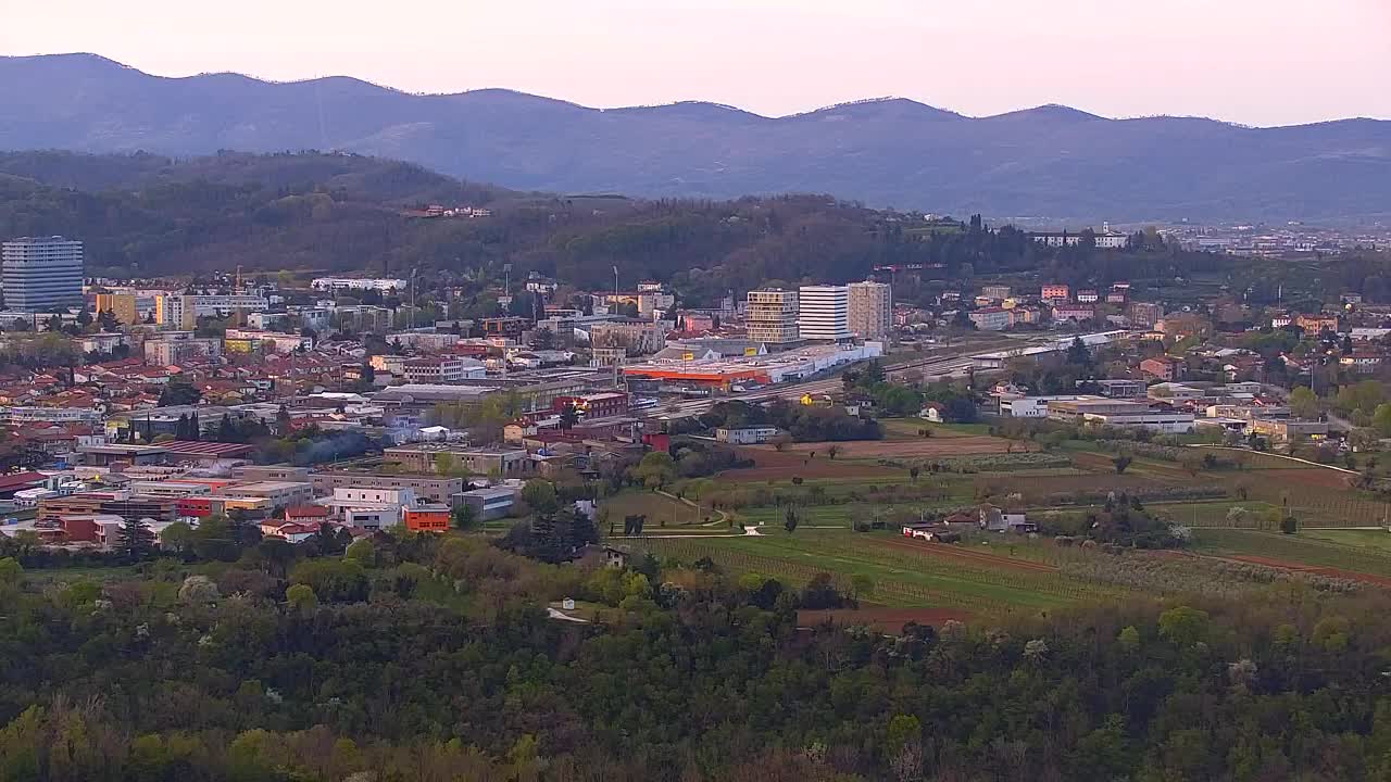 Otkrijte Beskrajnu Web Kameru Nova Gorica i Gorica!