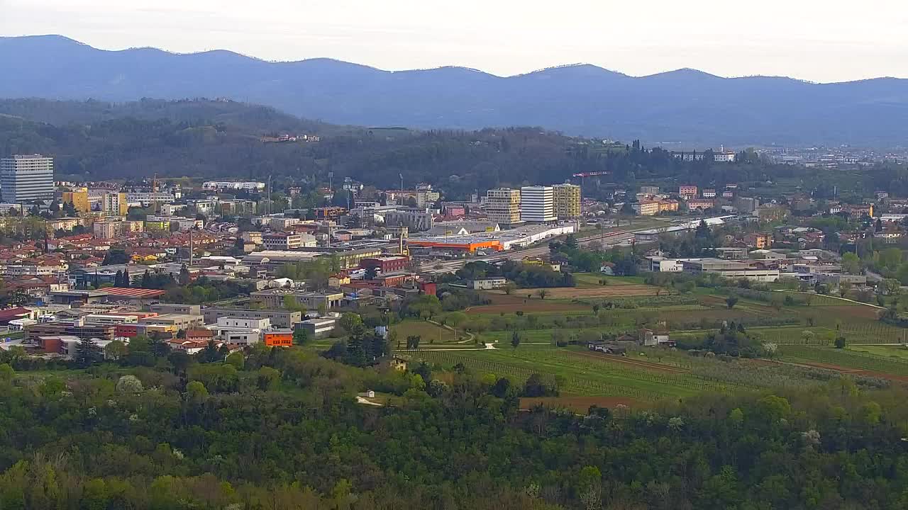 Brezmejna spletna kamera Nova Gorica in Gorica!