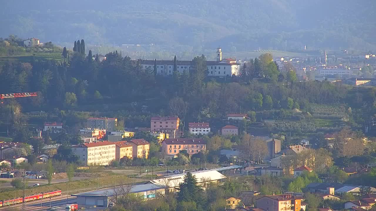 Otkrijte Beskrajnu Web Kameru Nova Gorica i Gorica!