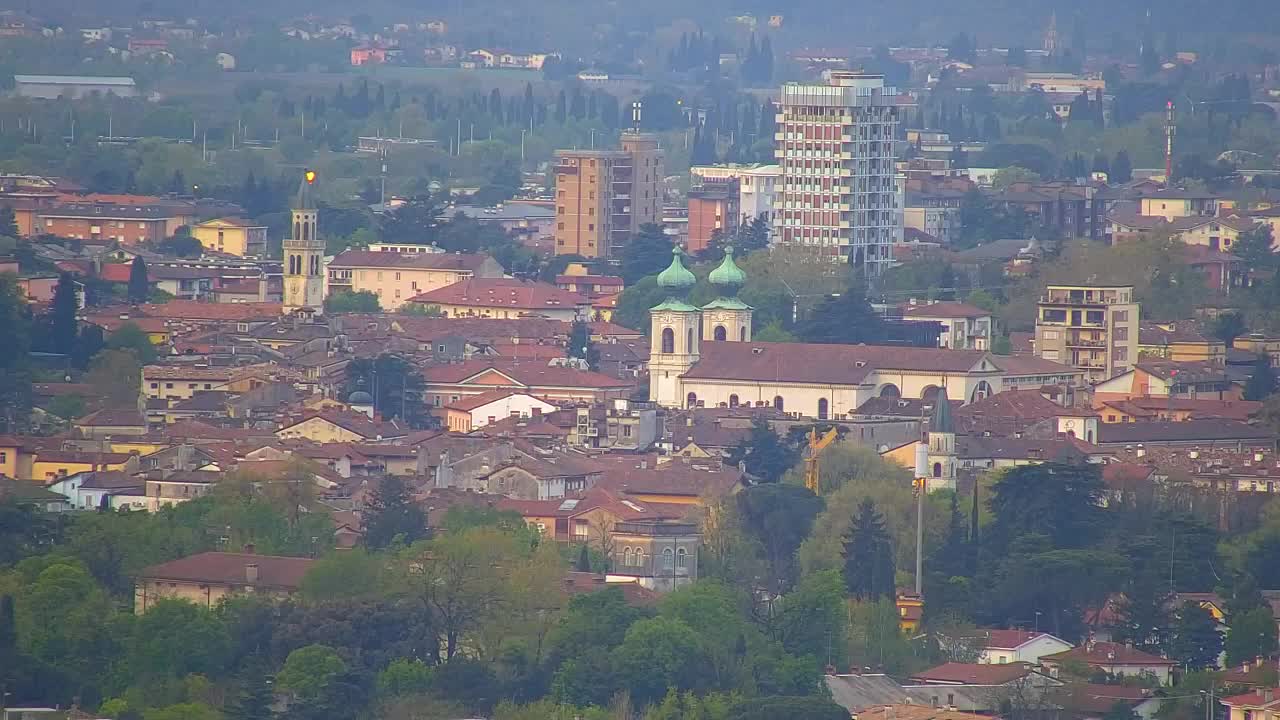 Brezmejna spletna kamera Nova Gorica in Gorica!