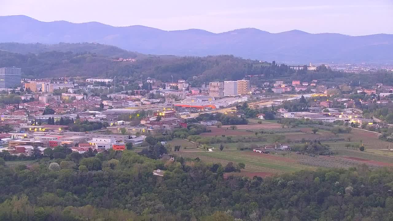 Brezmejna spletna kamera Nova Gorica in Gorica!