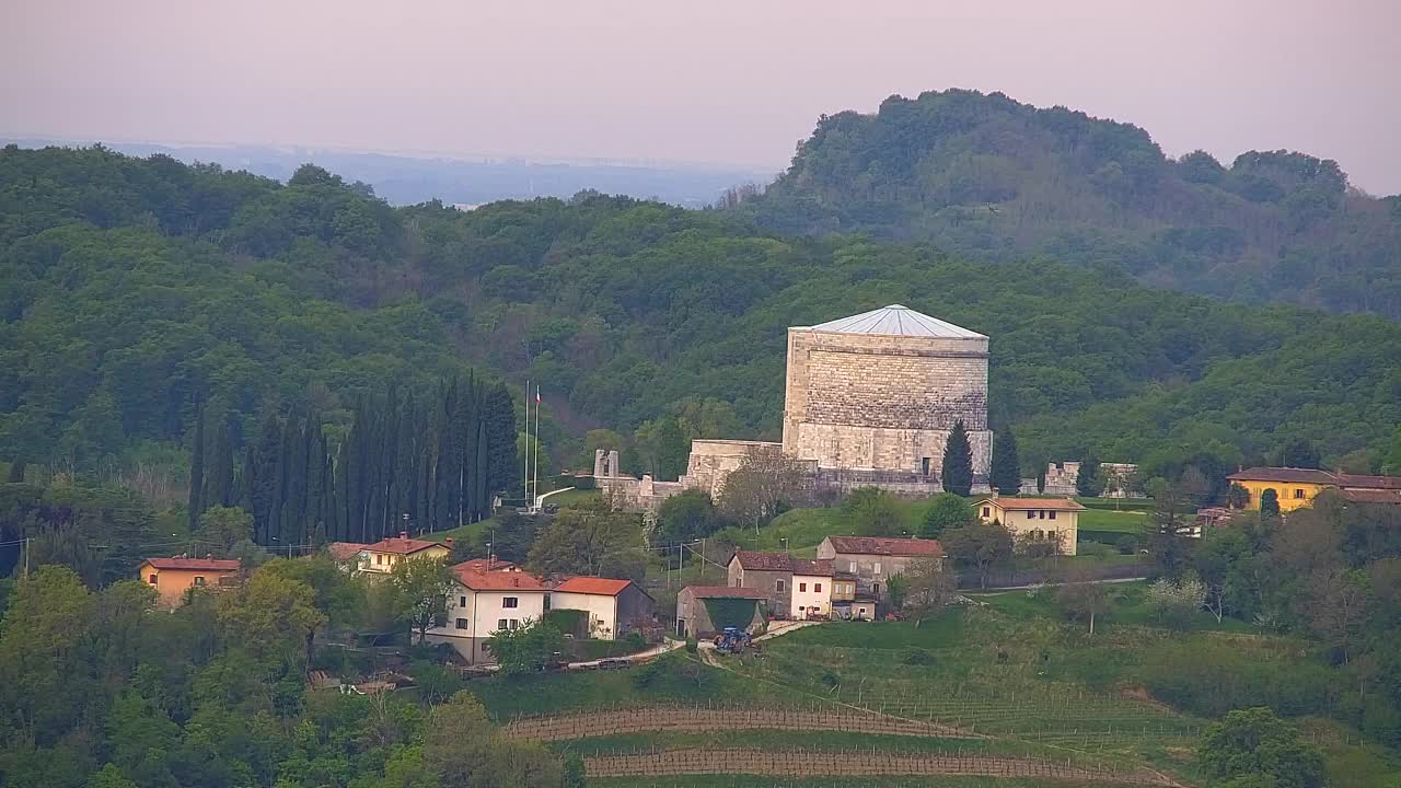 Brezmejna spletna kamera Nova Gorica in Gorica!