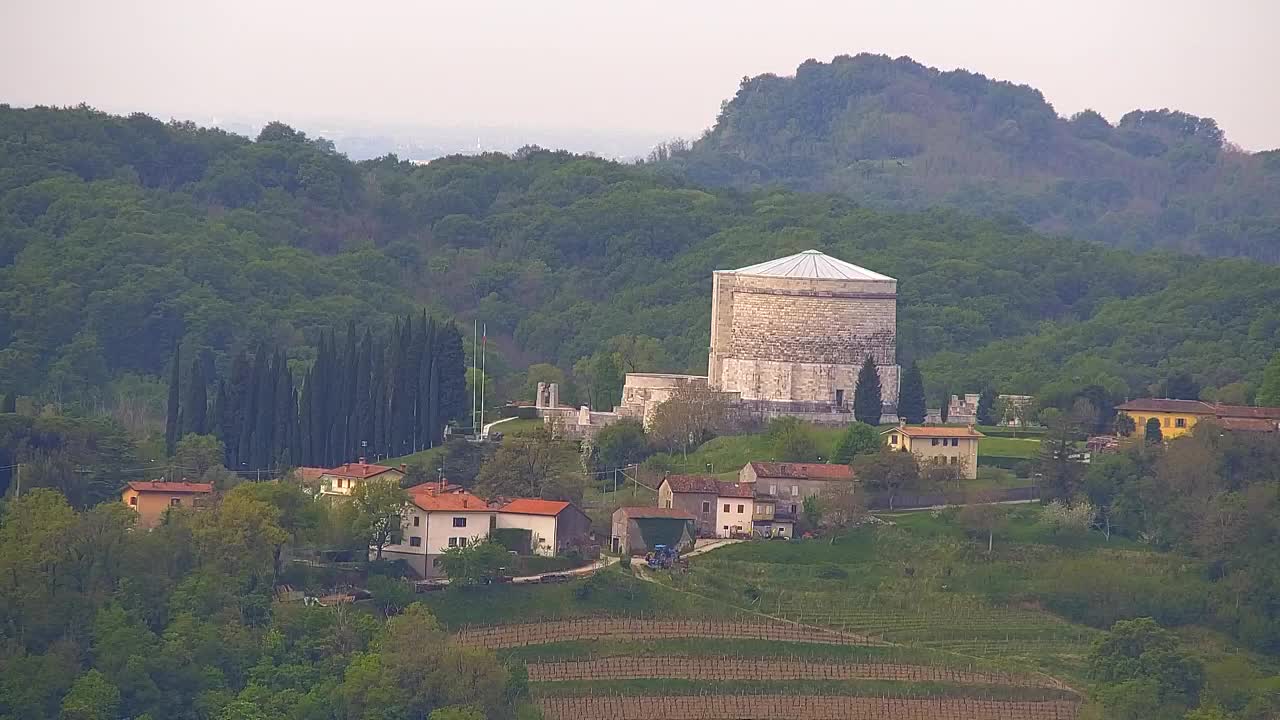Otkrijte Beskrajnu Web Kameru Nova Gorica i Gorica!