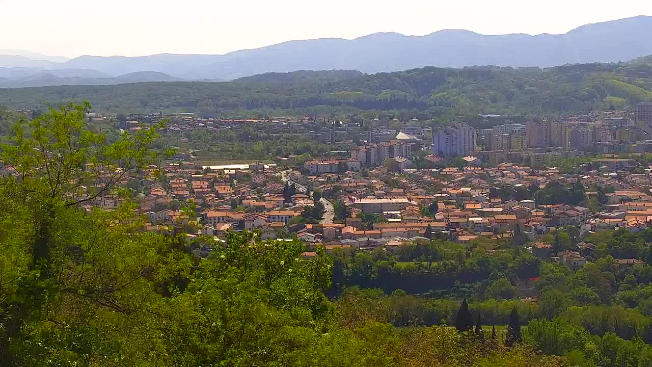 Otkrijte Beskrajnu Web Kameru Nova Gorica i Gorica!