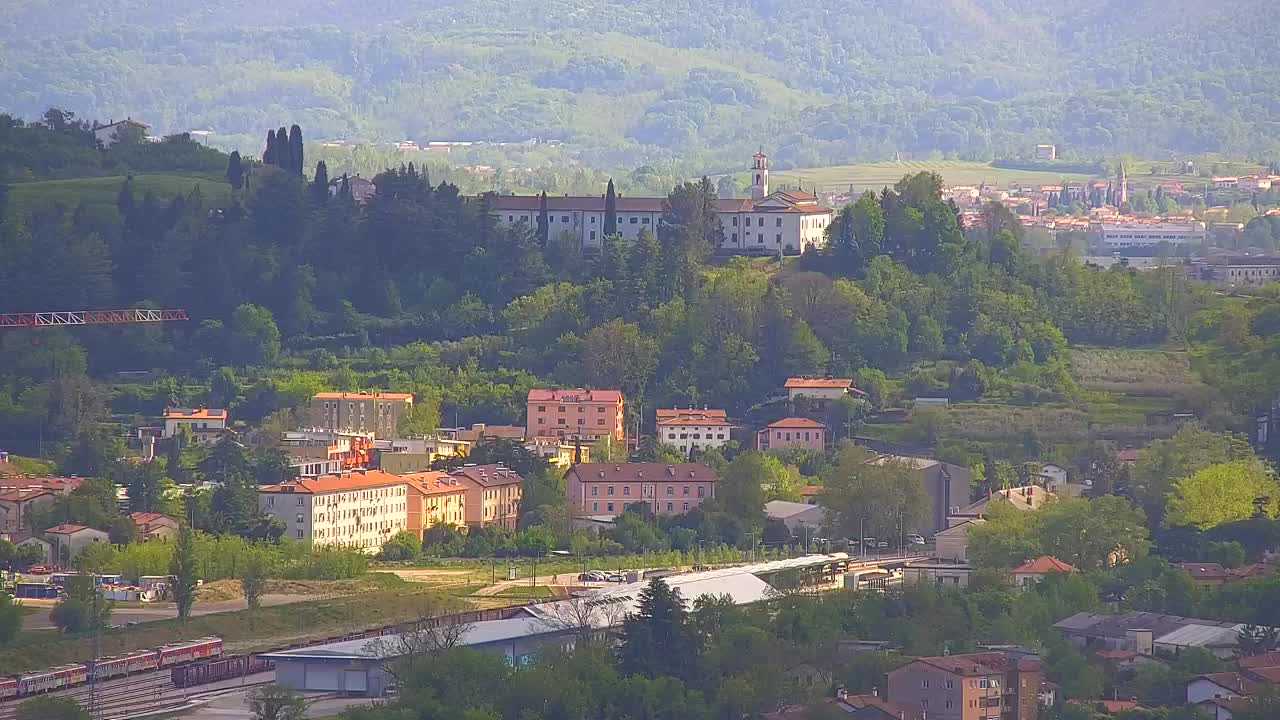 Brezmejna spletna kamera Nova Gorica in Gorica!