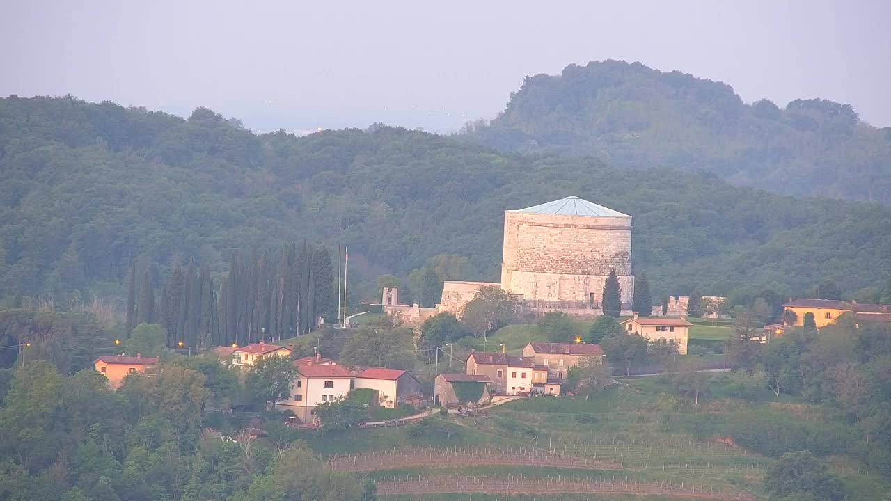 Brezmejna spletna kamera Nova Gorica in Gorica!