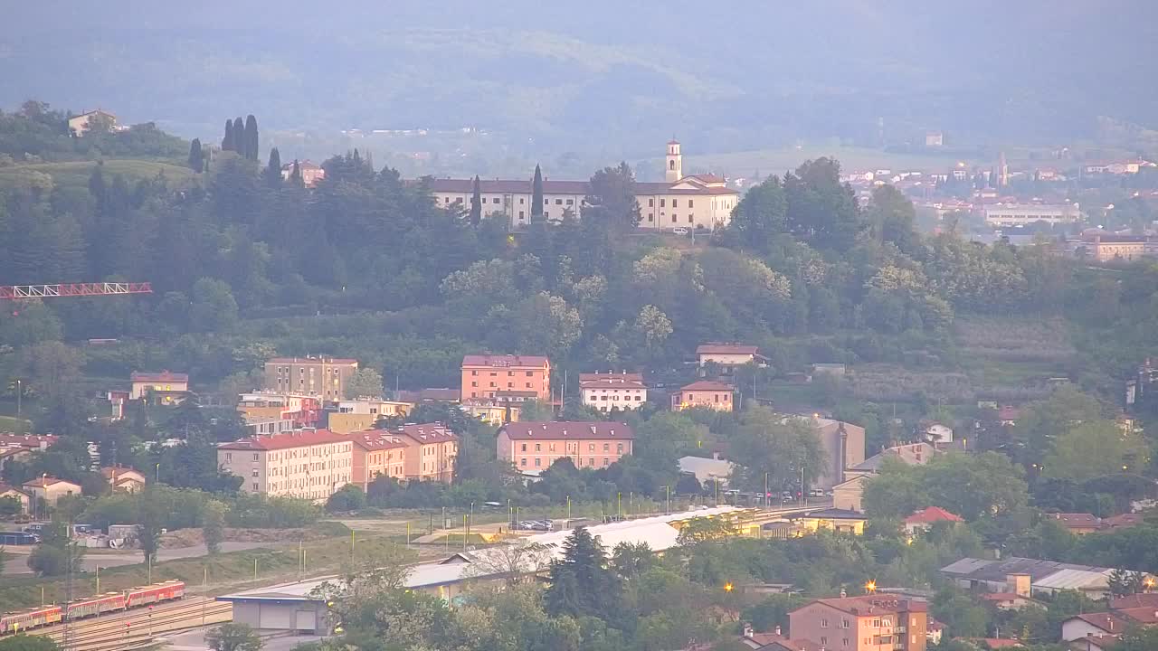 Otkrijte Beskrajnu Web Kameru Nova Gorica i Gorica!