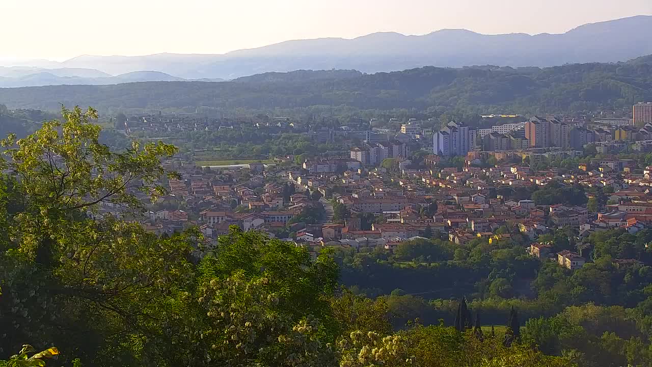 Otkrijte Beskrajnu Web Kameru Nova Gorica i Gorica!