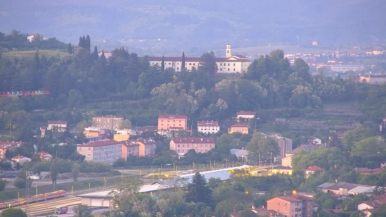 Otkrijte Beskrajnu Web Kameru Nova Gorica i Gorica!