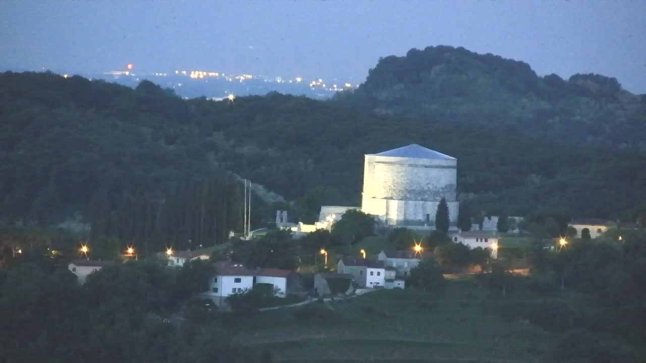 Brezmejna spletna kamera Nova Gorica in Gorica!
