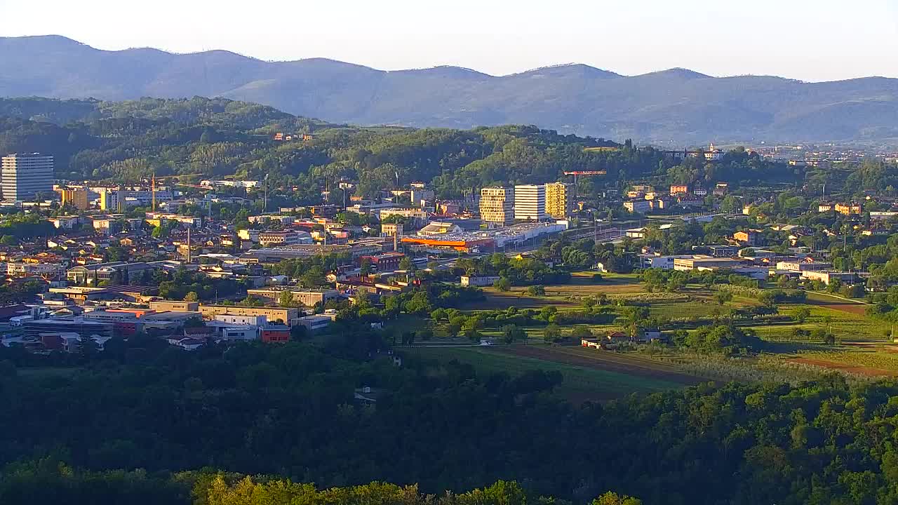 Brezmejna spletna kamera Nova Gorica in Gorica!