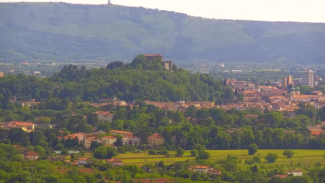Brezmejna spletna kamera Nova Gorica in Gorica!