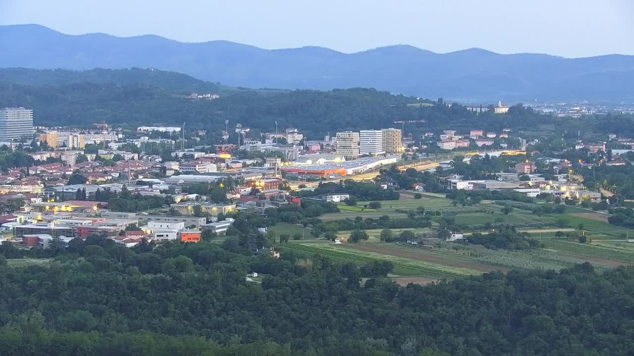 Brezmejna spletna kamera Nova Gorica in Gorica!