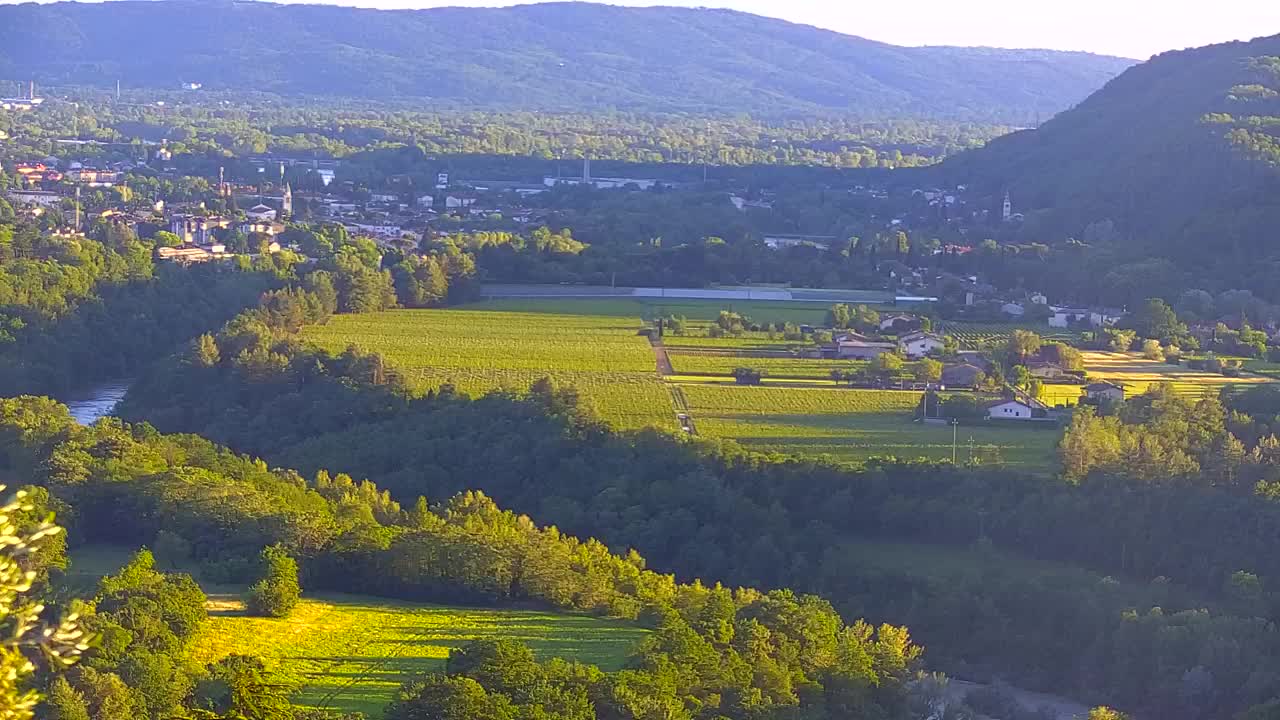 Brezmejna spletna kamera Nova Gorica in Gorica!