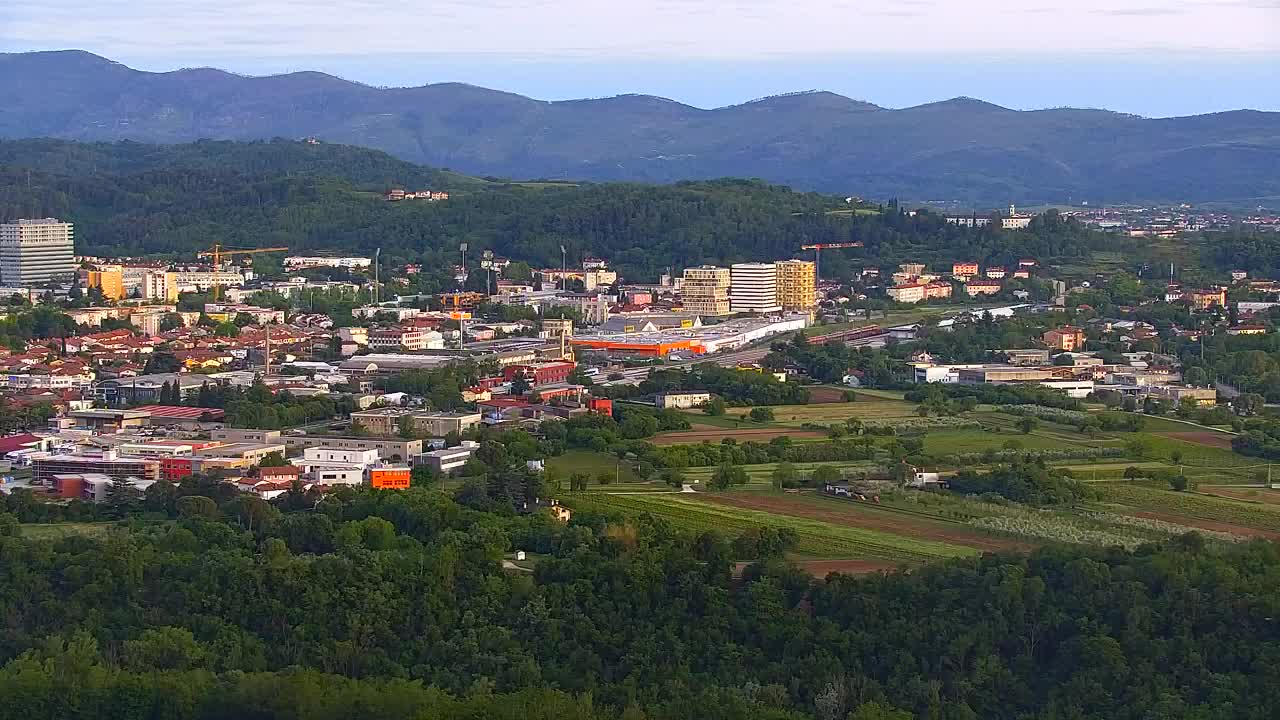 Brezmejna spletna kamera Nova Gorica in Gorica!