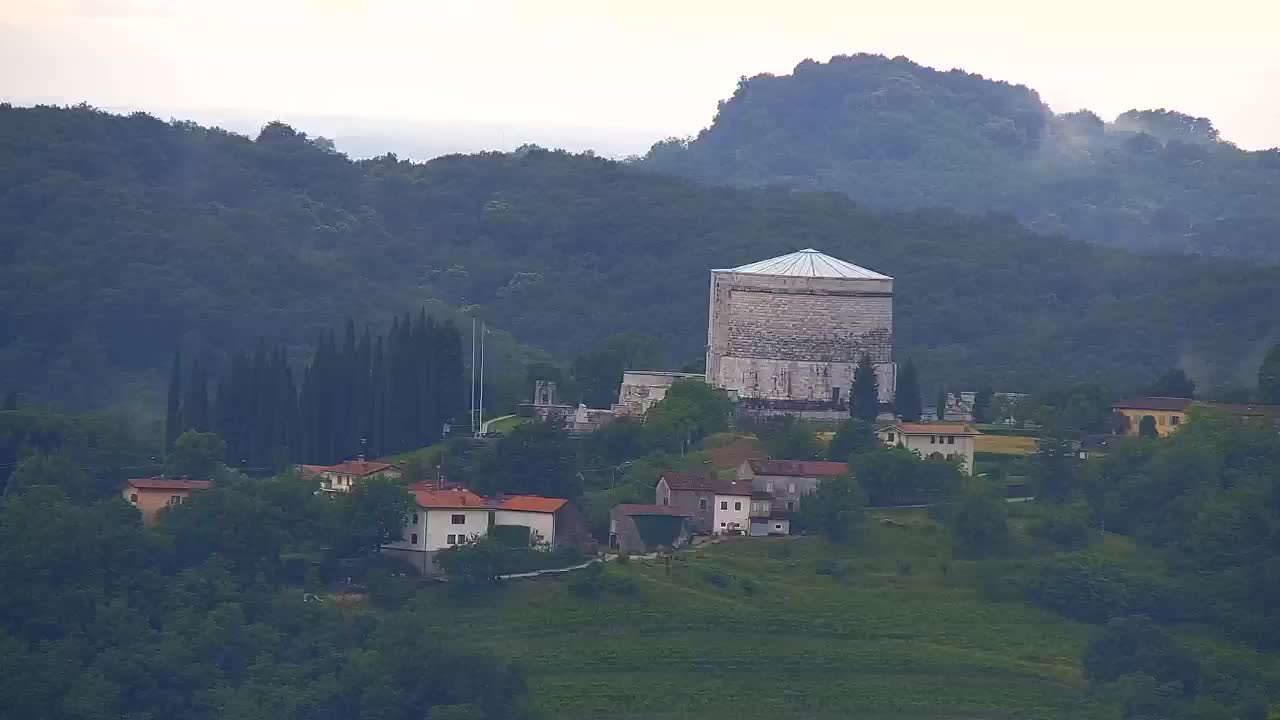 Brezmejna spletna kamera Nova Gorica in Gorica!