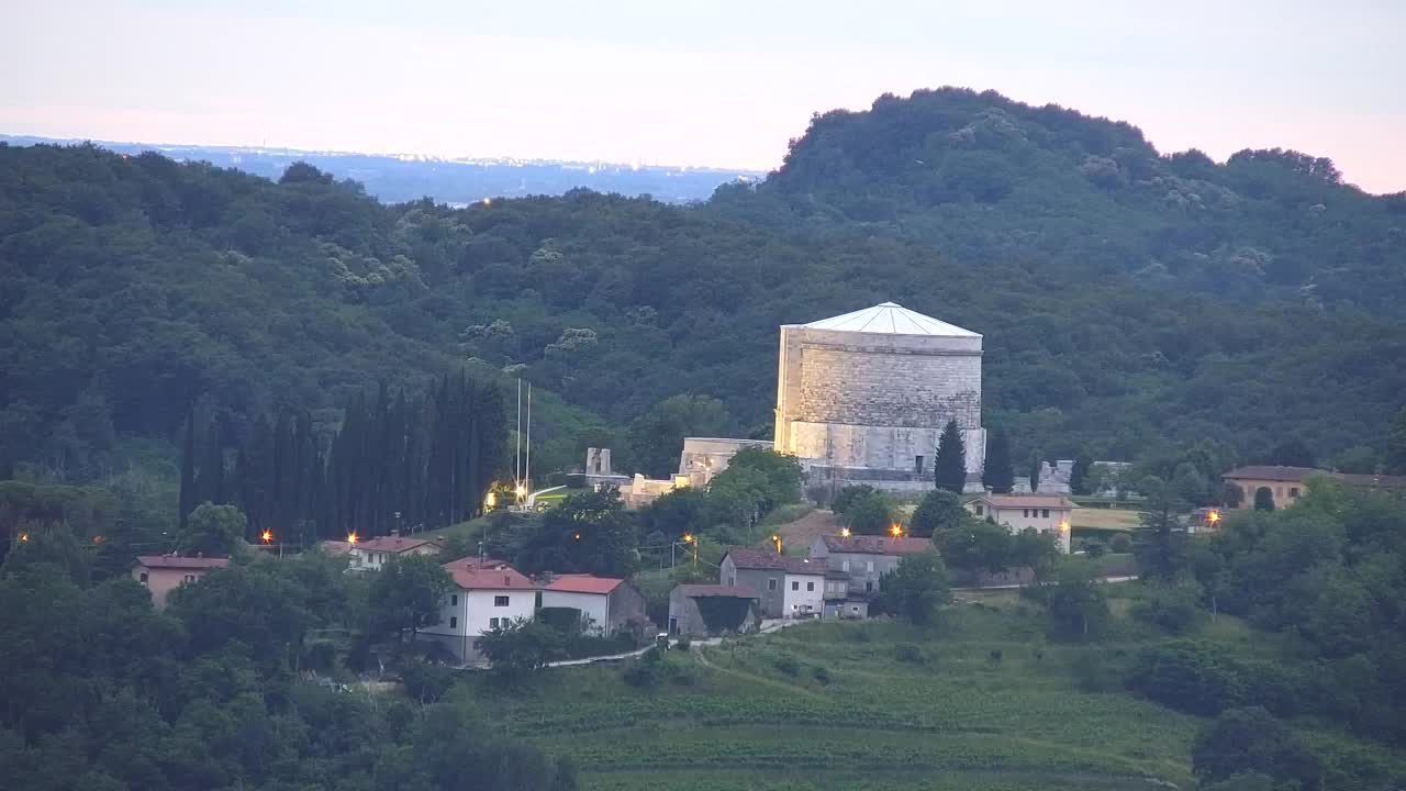 Otkrijte Beskrajnu Web Kameru Nova Gorica i Gorica!