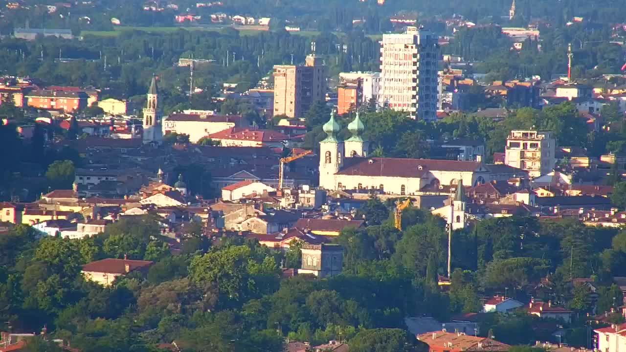 Otkrijte Beskrajnu Web Kameru Nova Gorica i Gorica!