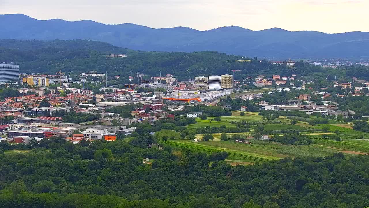Otkrijte Beskrajnu Web Kameru Nova Gorica i Gorica!