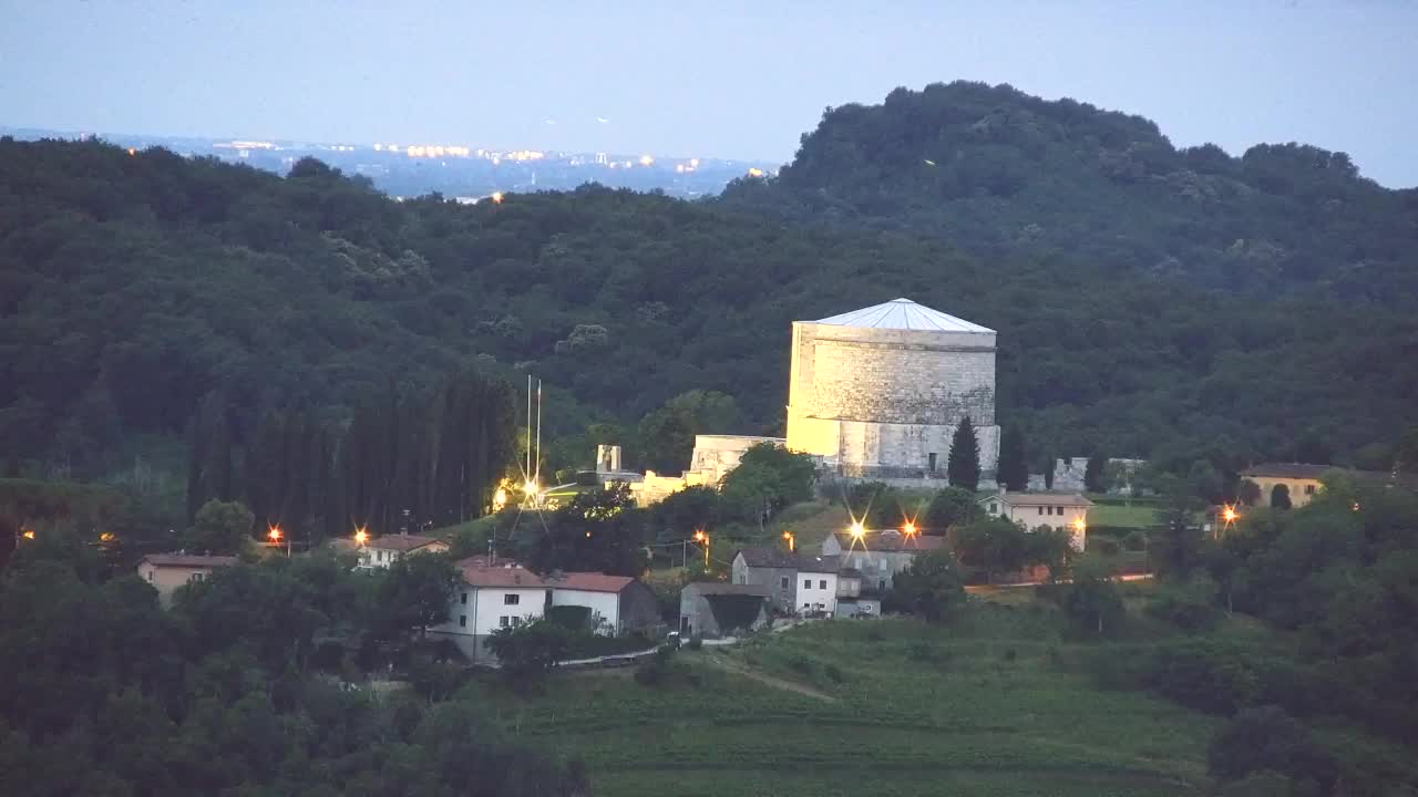 Brezmejna spletna kamera Nova Gorica in Gorica!