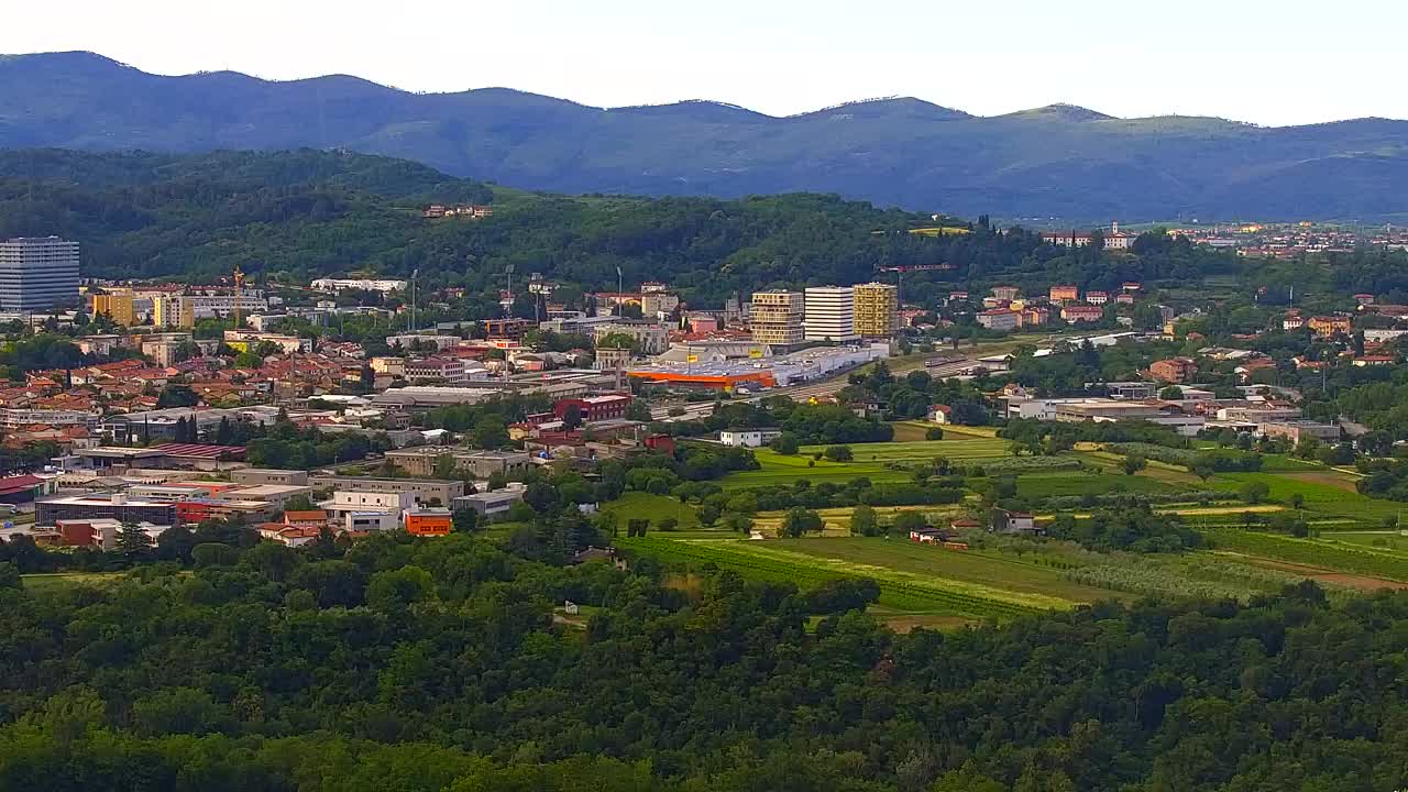 Otkrijte Beskrajnu Web Kameru Nova Gorica i Gorica!