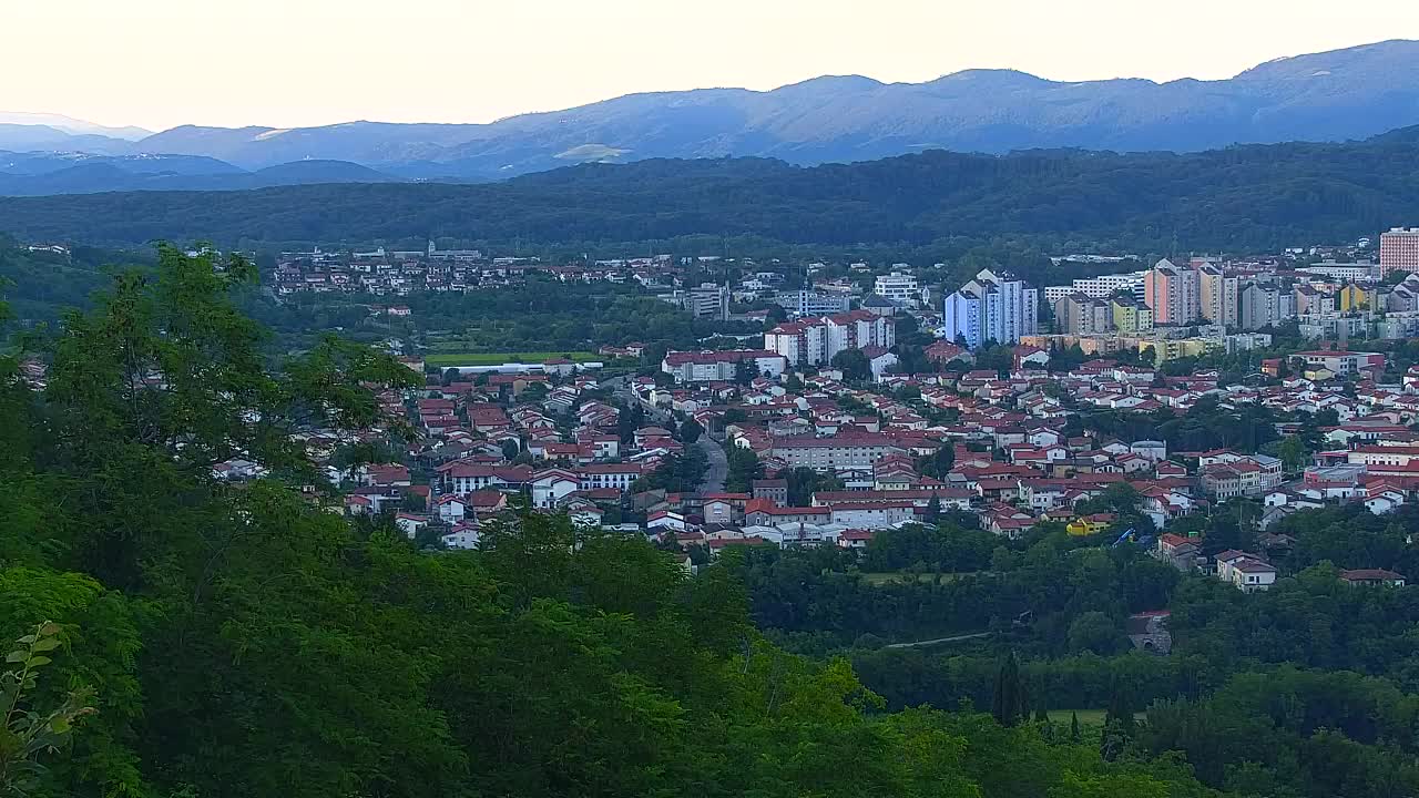 Otkrijte Beskrajnu Web Kameru Nova Gorica i Gorica!