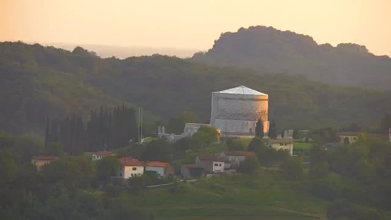 Otkrijte Beskrajnu Web Kameru Nova Gorica i Gorica!