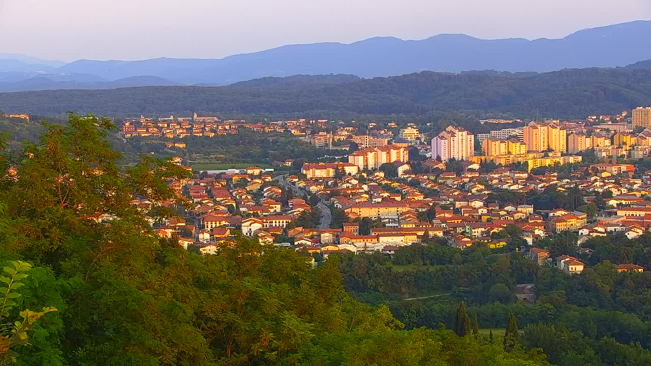 Brezmejna spletna kamera Nova Gorica in Gorica!