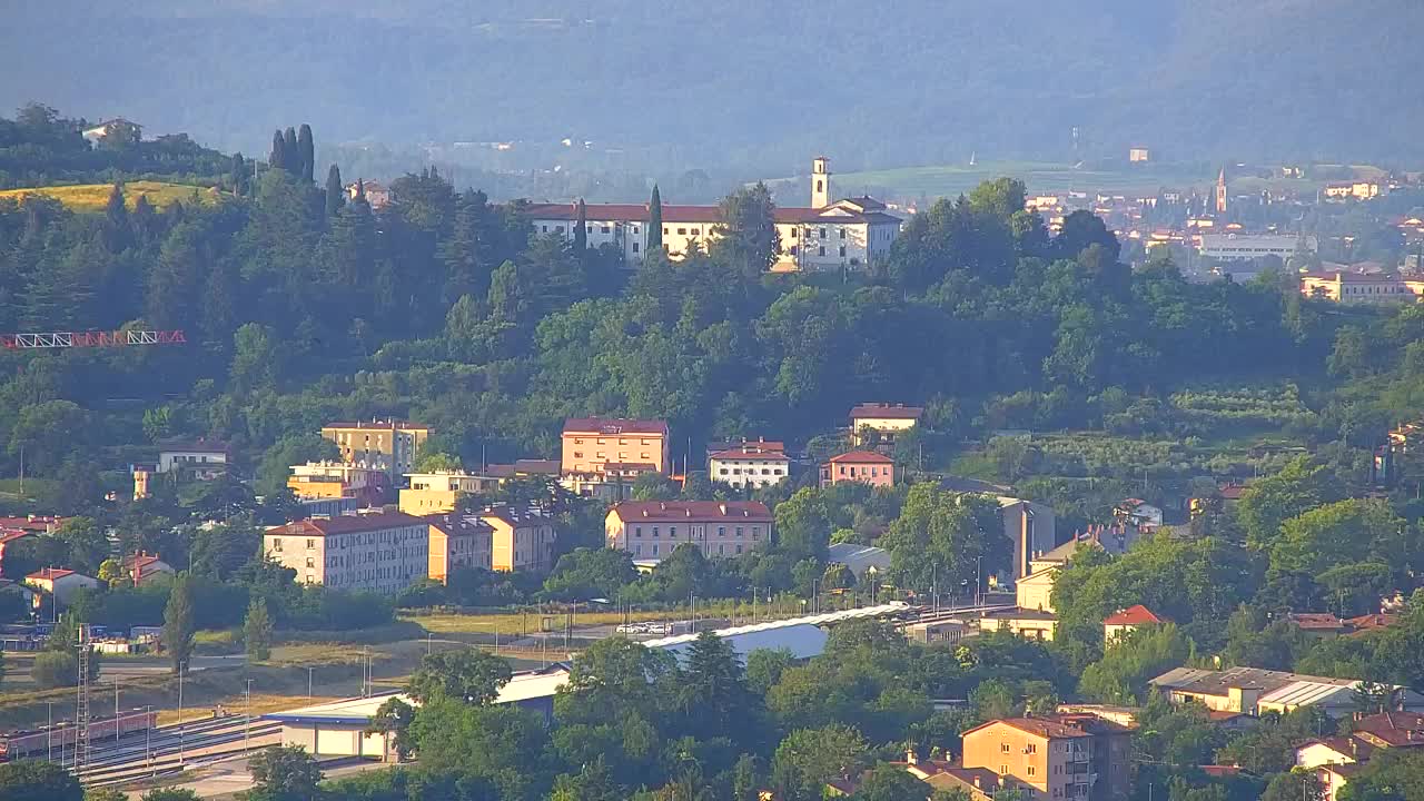 Otkrijte Beskrajnu Web Kameru Nova Gorica i Gorica!