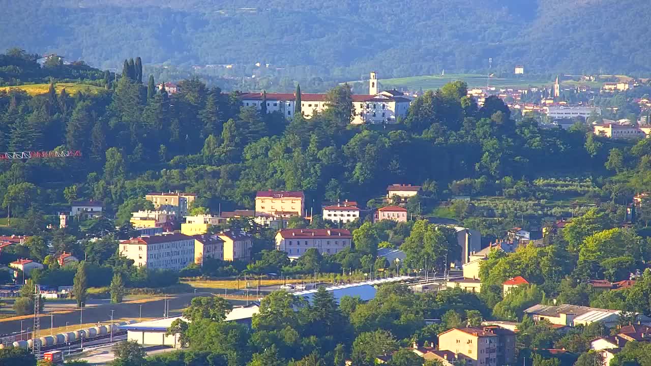 Brezmejna spletna kamera Nova Gorica in Gorica!