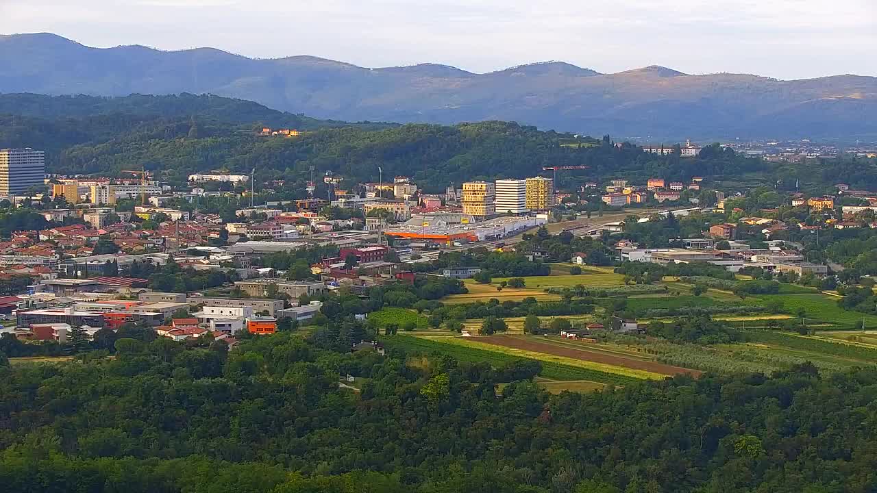 Otkrijte Beskrajnu Web Kameru Nova Gorica i Gorica!