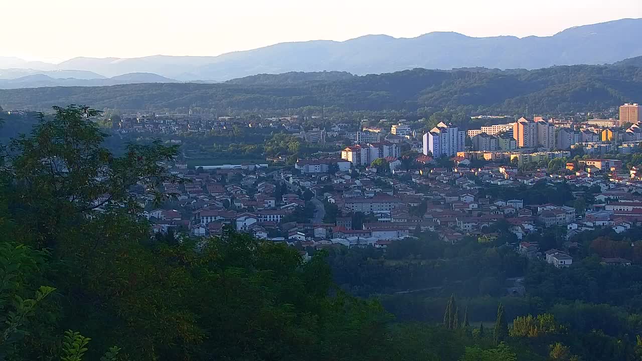 Brezmejna spletna kamera Nova Gorica in Gorica!