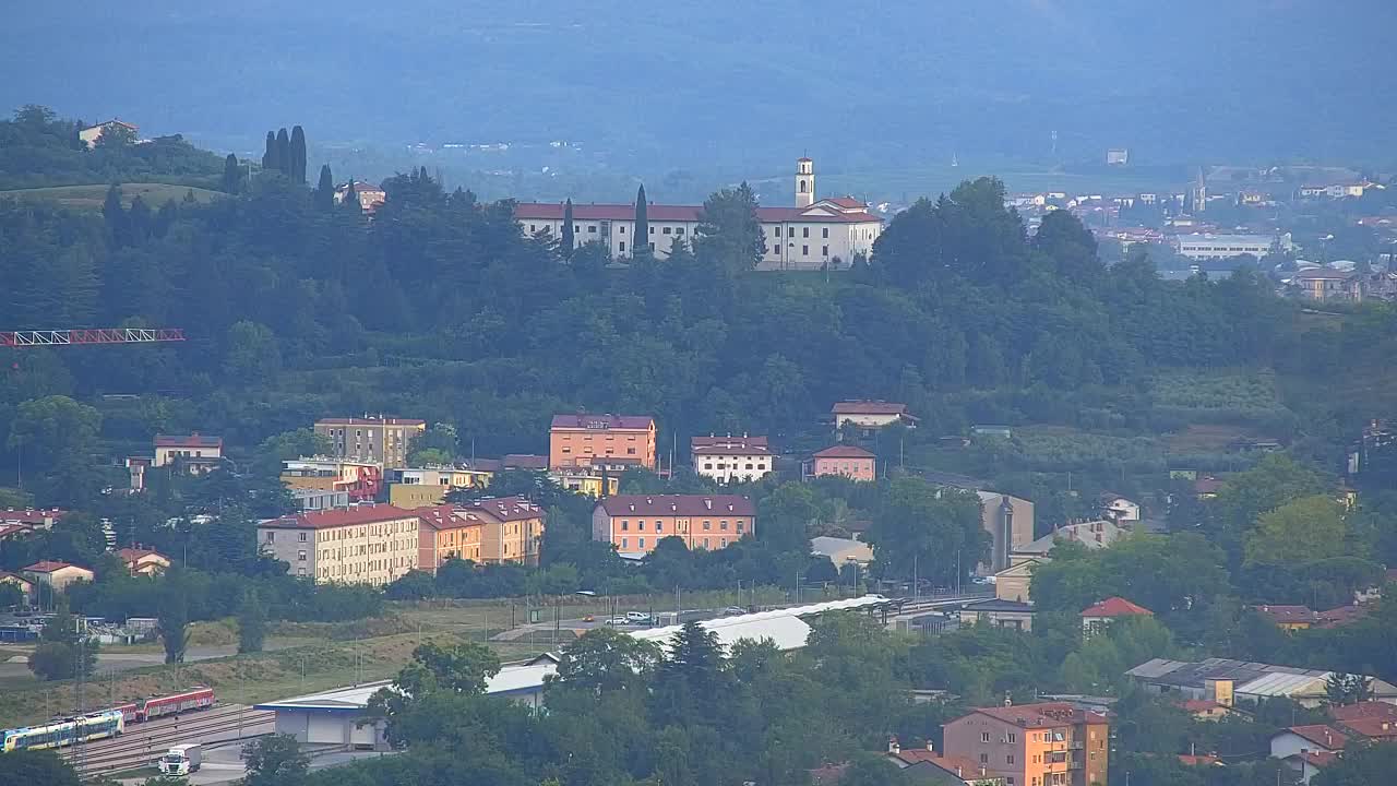 Brezmejna spletna kamera Nova Gorica in Gorica!