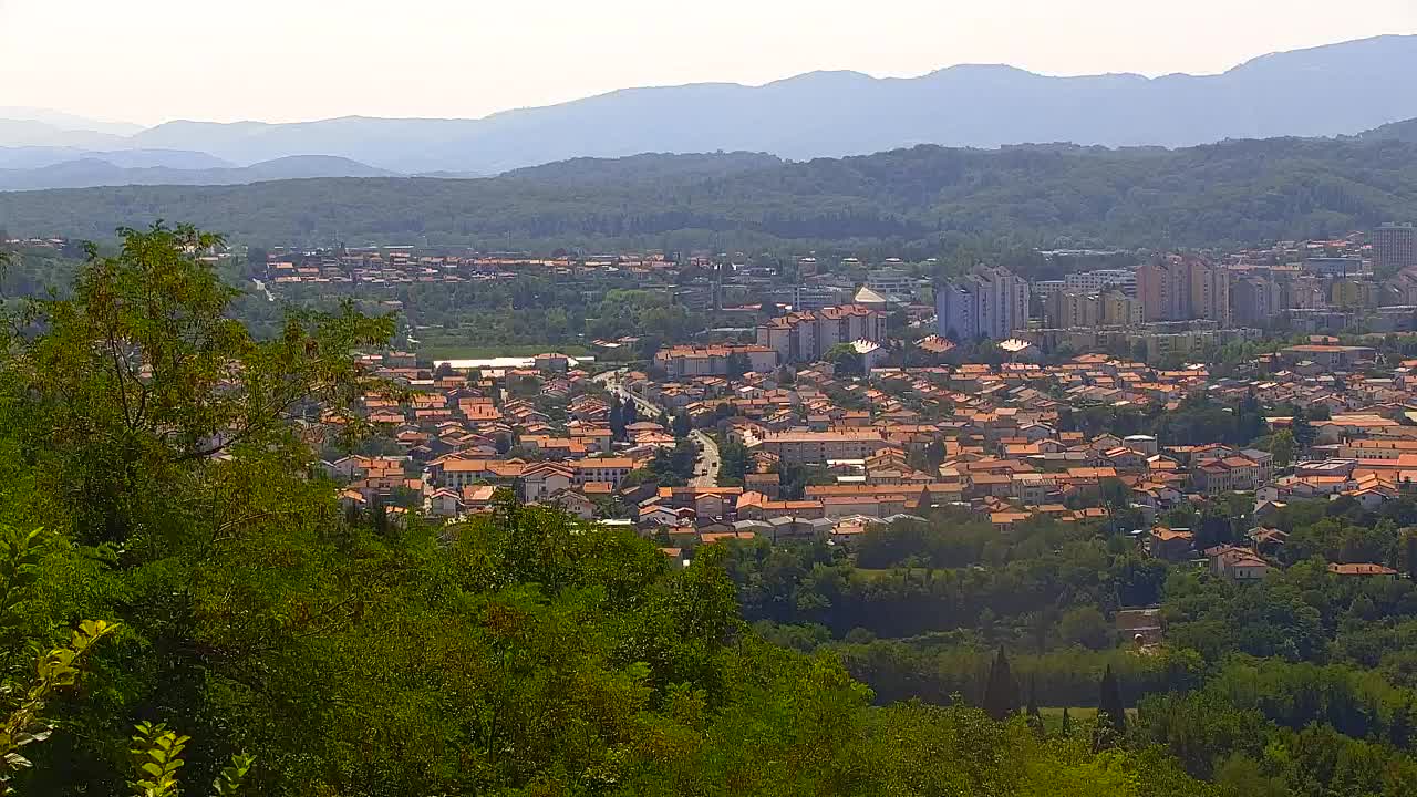 Otkrijte Beskrajnu Web Kameru Nova Gorica i Gorica!