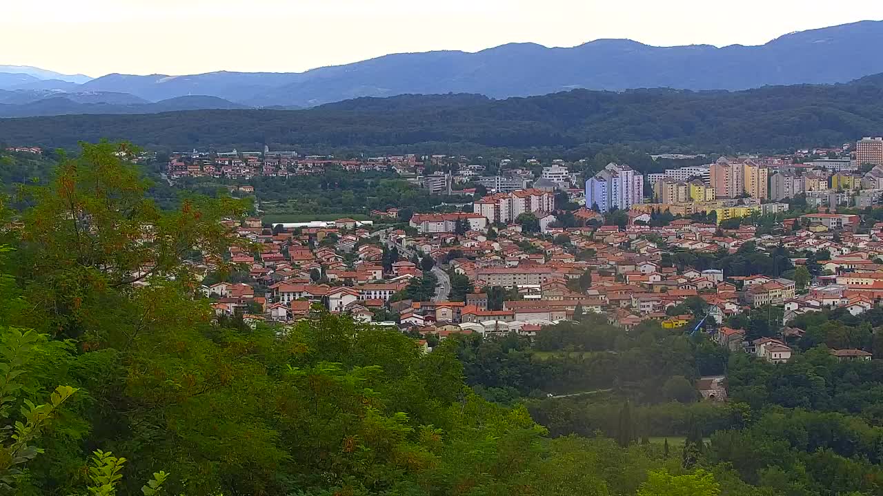 Brezmejna spletna kamera Nova Gorica in Gorica!