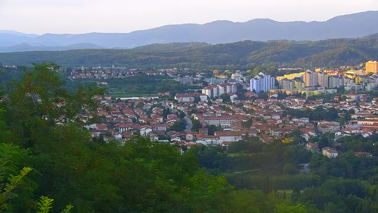 Otkrijte Beskrajnu Web Kameru Nova Gorica i Gorica!