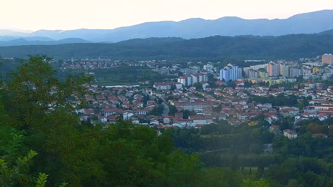 Brezmejna spletna kamera Nova Gorica in Gorica!