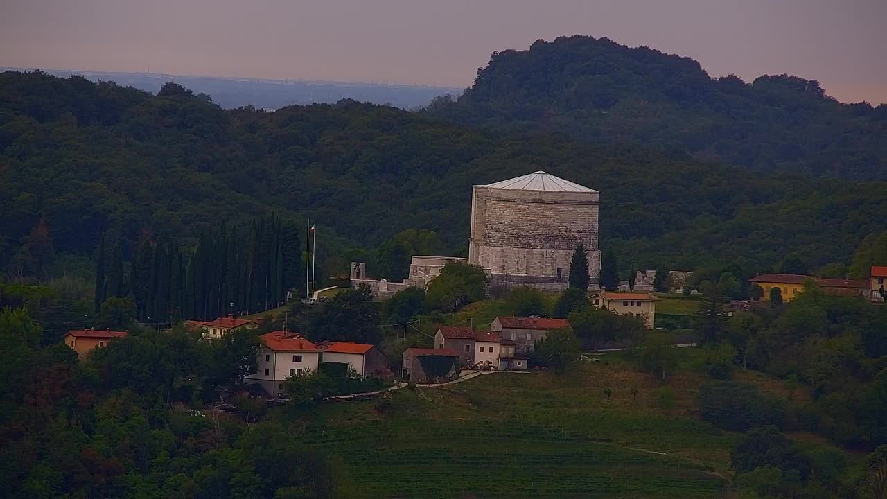 Otkrijte Beskrajnu Web Kameru Nova Gorica i Gorica!